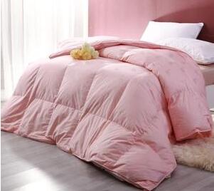 蠶絲被和羽絨被哪個好呢？