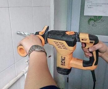 瓷磚打眼怎么做？需要注意什么呢？