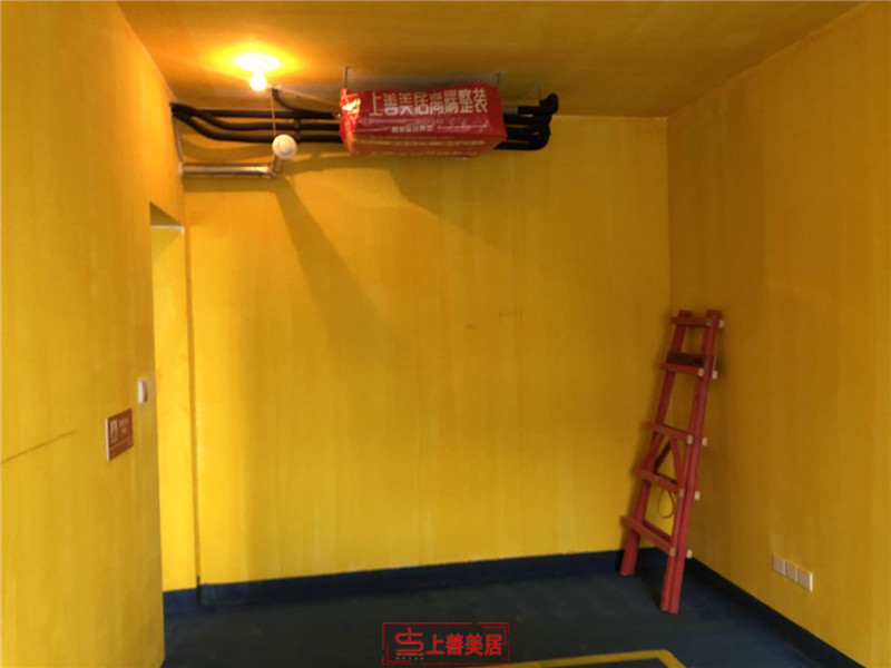 融創(chuàng)180平