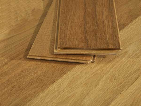 三層實(shí)木地板安裝