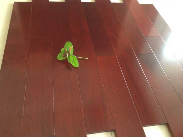 三層實(shí)木地板安裝