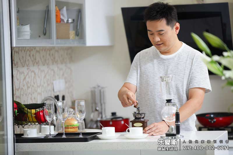 上善美居八大實(shí)景樣間代言主播路昆